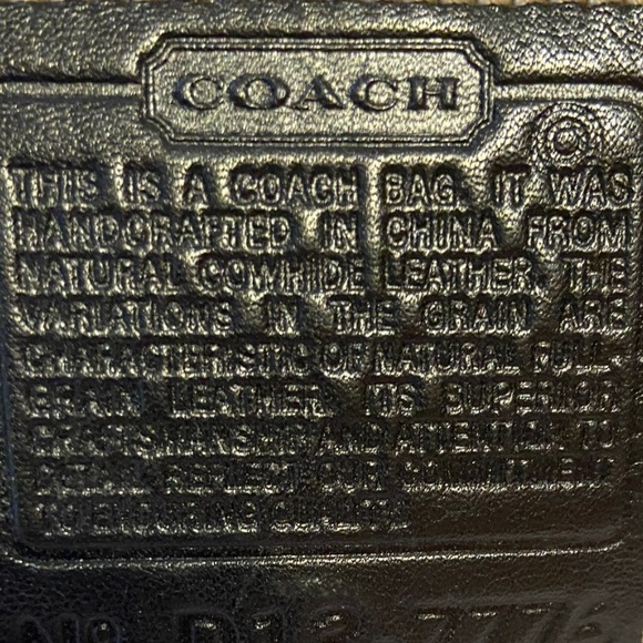 Coach cowhide dark brown purse - no. D13-7776 - Picture 4 of 12